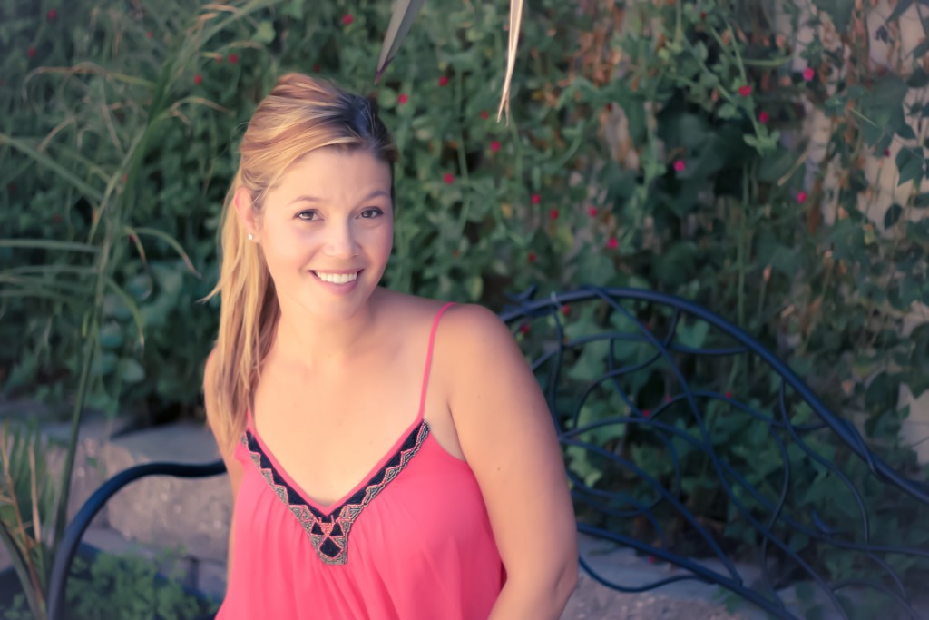 2015– Corine_Headshot- sitting