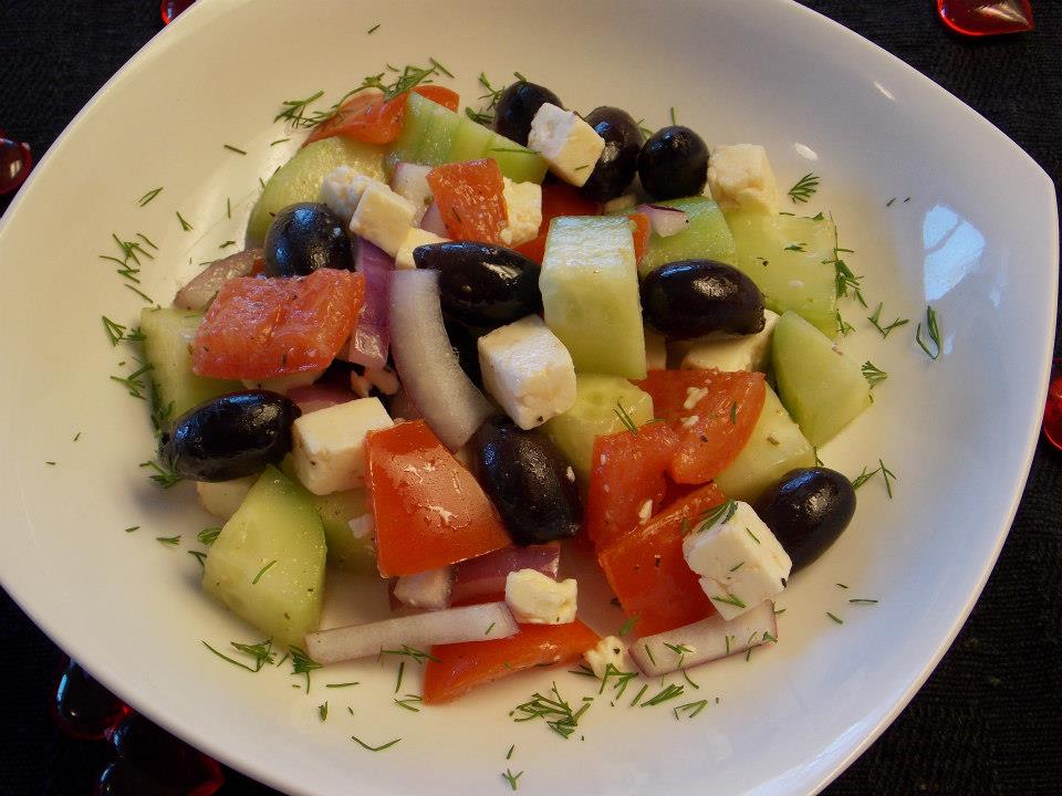 Super Simple Greek Salad Recipe