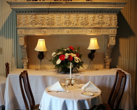 geneva_onthe_lake_diningroom__612x388
