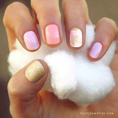 matt-gold-and-pink-nails