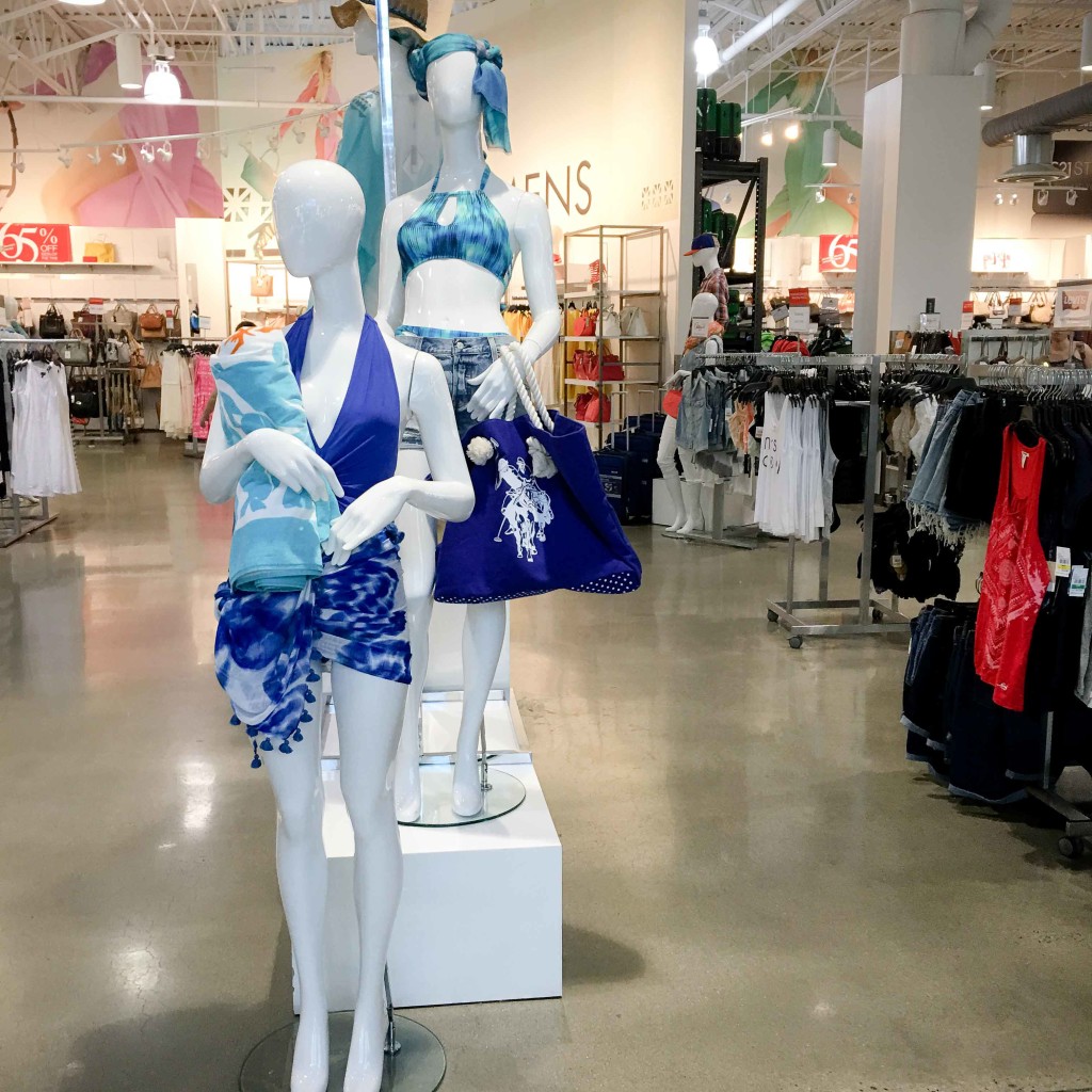 New Jersey Fashion Blogger Corine Ingrassia + Simon Malls